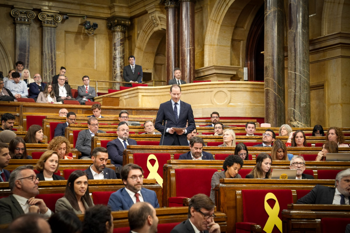 Fernández a Illa: “Lo que debe hacer es criticar menos a otras Comunidades y aprender, gobernar y arremangarse para revertir el caos y el colapso que se vive en Cataluña”